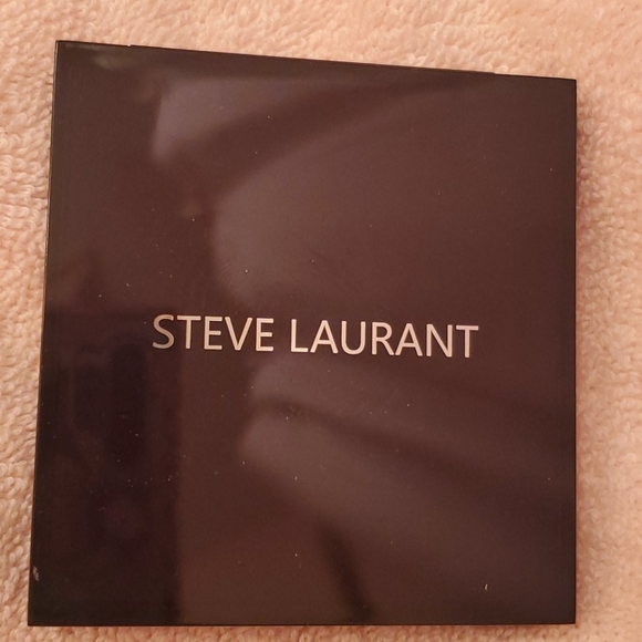 Makeup - Picture 3 of 5